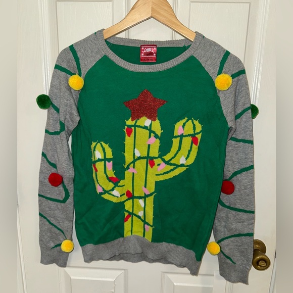 Well Worn Other - Christmas cactus sweater with poof (Ball) detail children’s XL ￼NWT